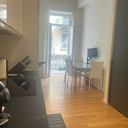 Cozy Flat Near Porta Nuova Station Balcony & Ac Lägenhet *