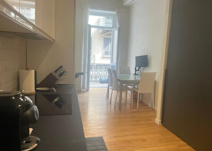 Cozy Flat Near Porta Nuova Station Balcony & Ac شقة *